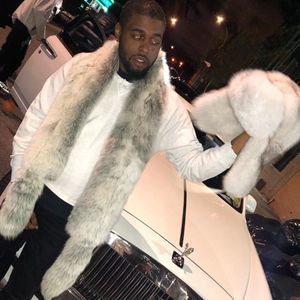 Meet your Posher, Larry